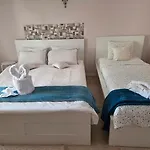 Bed & Breakfast Colosseum Zen House Bucharest