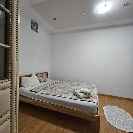 Colosseum B&B 부쿠레슈티